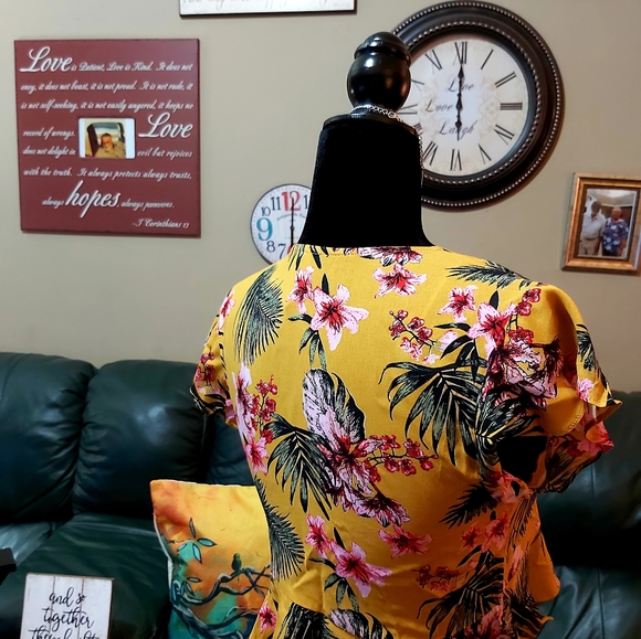 Unionbay Floral Crop Top - Picture 4 of 5